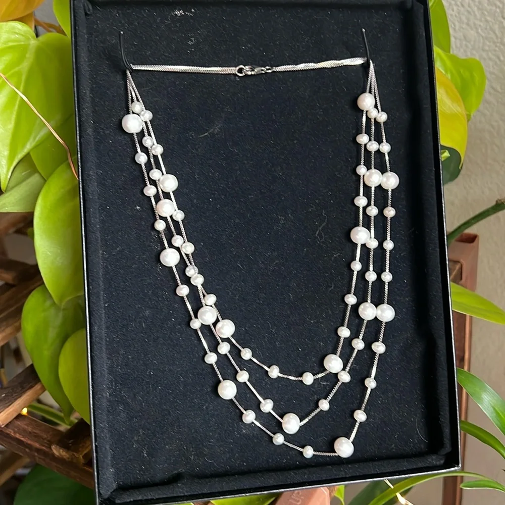 Fresh Water Pearl Necklace - 3 layers of necklaces with one clasp - Picture 1 of 4
